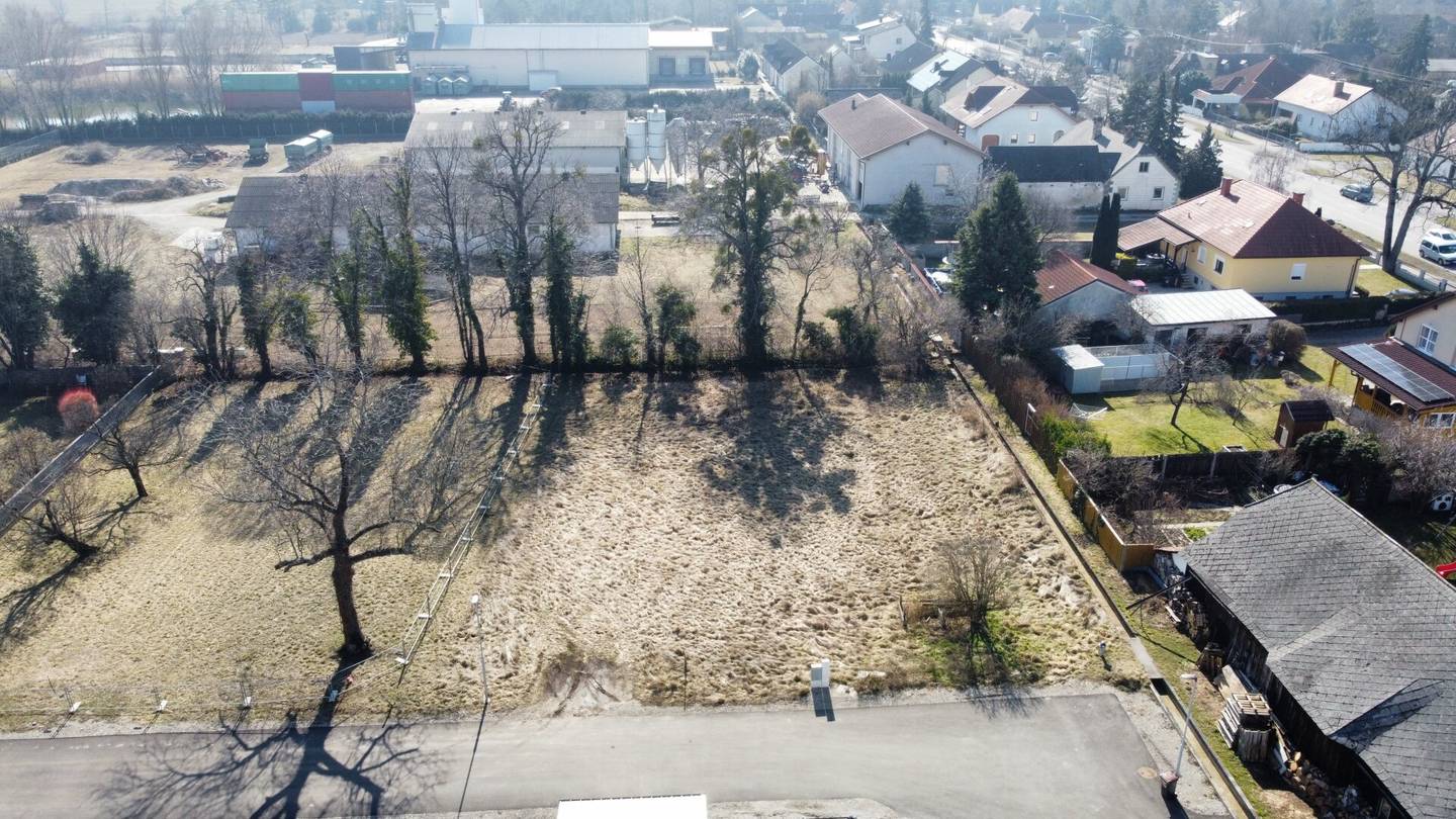 Den Traum eines eigenen Hauses einen weiteren Schritt näher kommen - Grundstück in idylischer Lage in Ruhelage