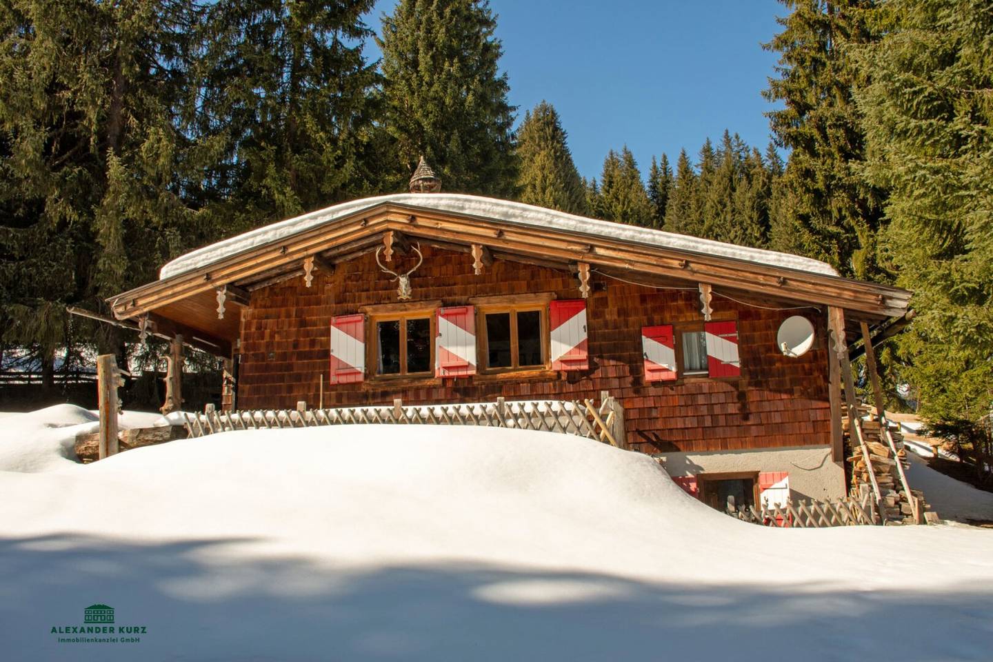 Ski and alpine hut in the Saalbach-Hinterglemm ski area