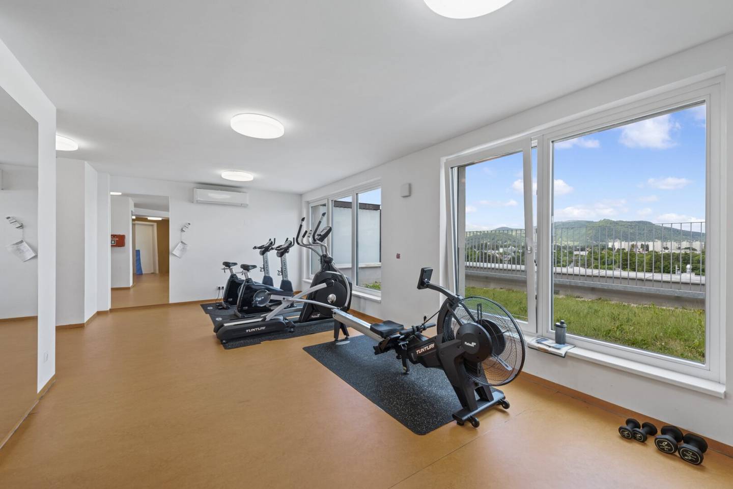 Lifestyle pur!! Moderne Dreizimmerwohnung mit Balkon, Dachpool &amp; Fitnessbereichm Sauna und Tiefgaragenplatz