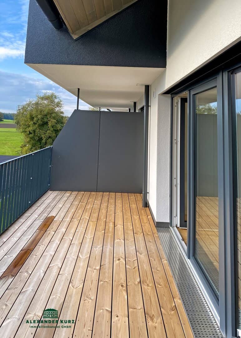Modern 3.5 room apartment with a view and large balcony