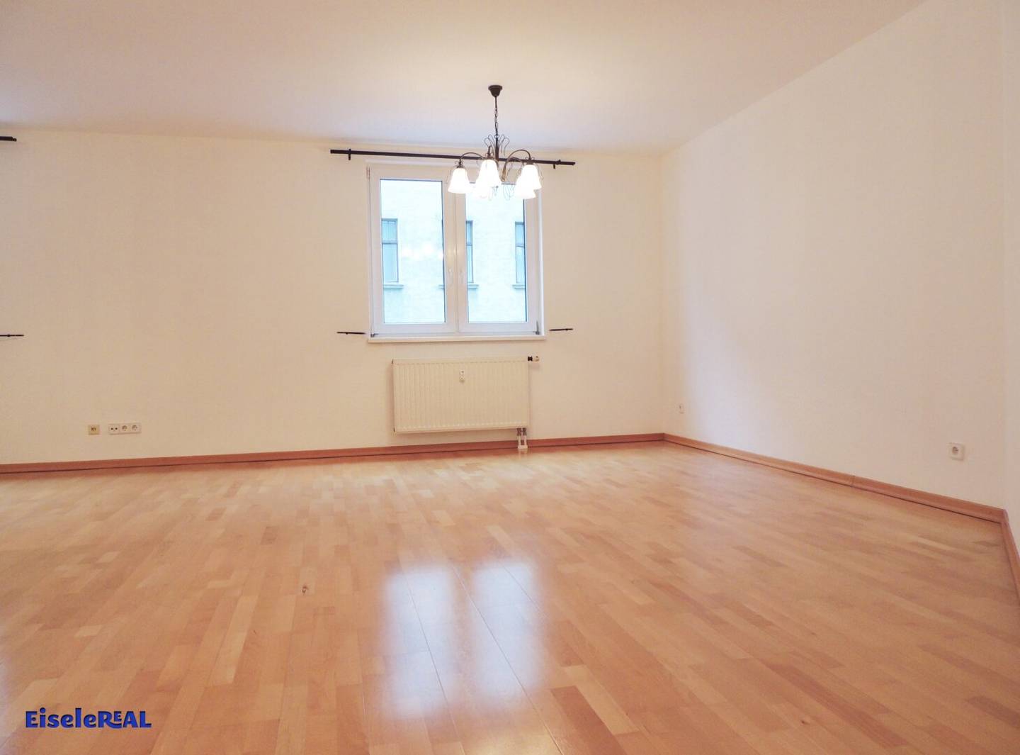 Top Wohnung, sehr gepflegt, zzgl. Garagenplatz