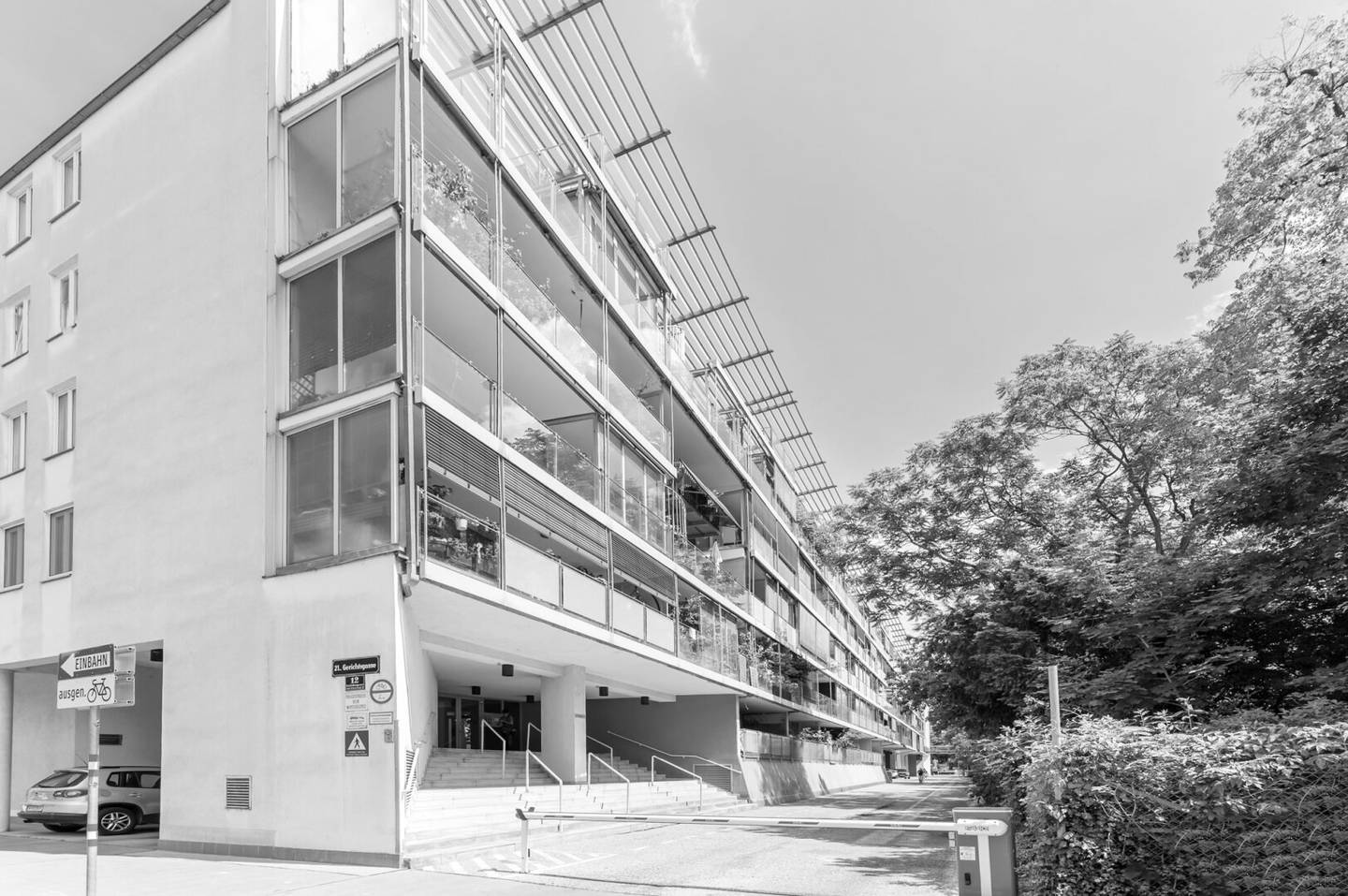 Newly built apartment with view of greenery and 3 loggias