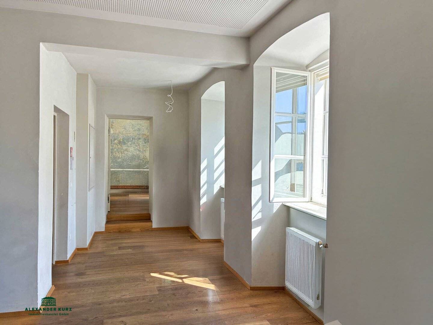 Exclusive office with gallery and view in central city location