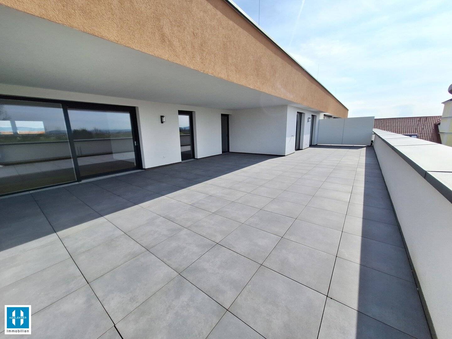 Weitblick inklusive – moderne 132,23m² Dachgeschosswohnung mit Flair zu vermieten - Top C18