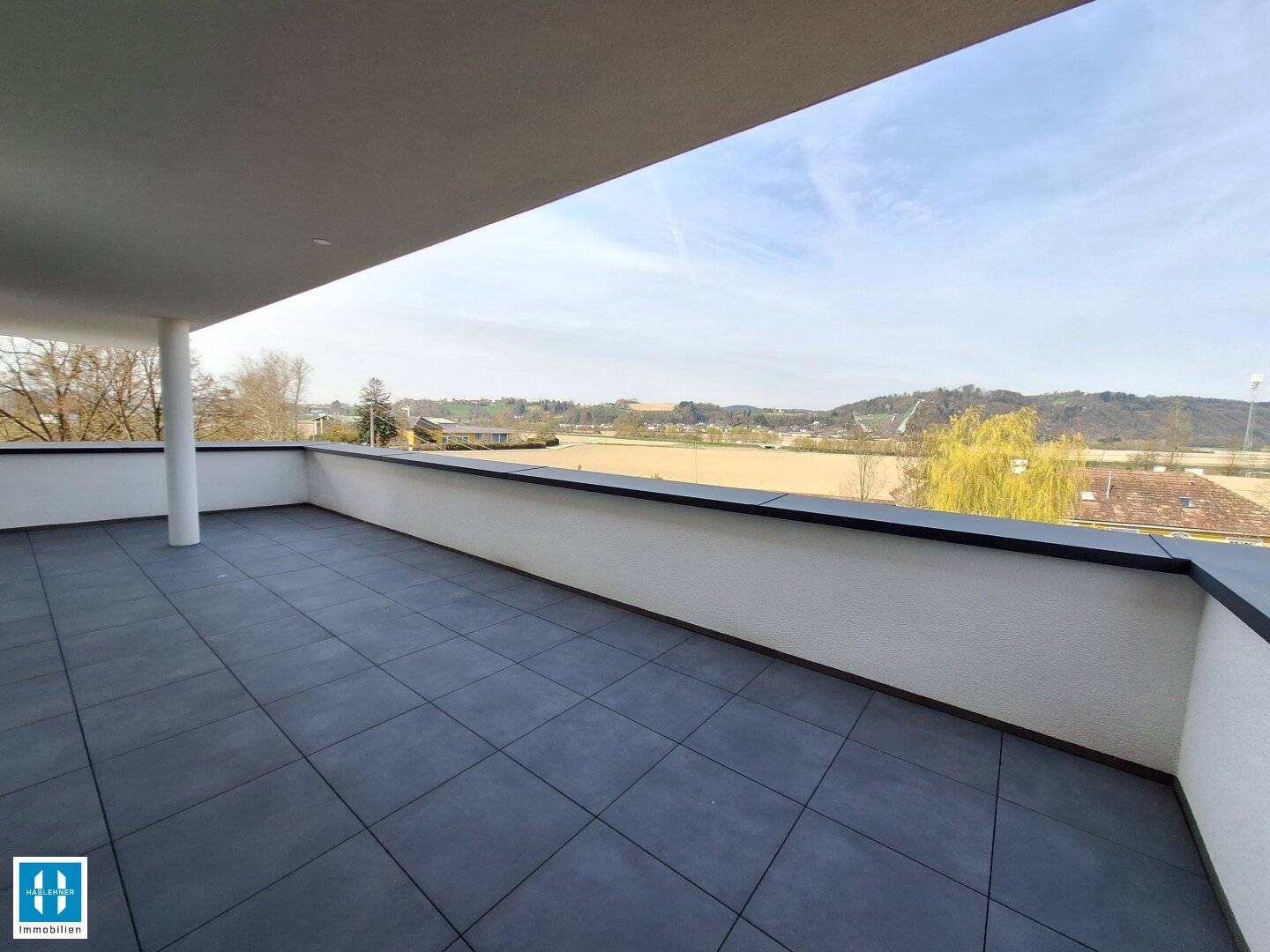 Weitblick inklusive – moderne 132,23m² Dachgeschosswohnung mit Flair zu vermieten - Top C18
