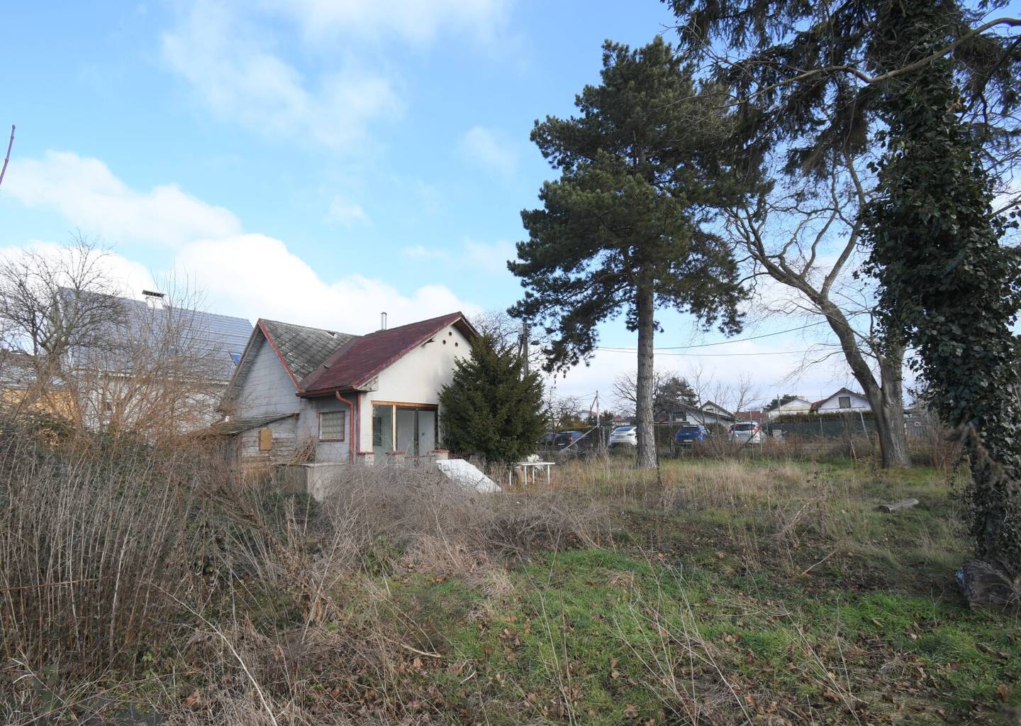 Dream building plot ideal for developers, families and investors