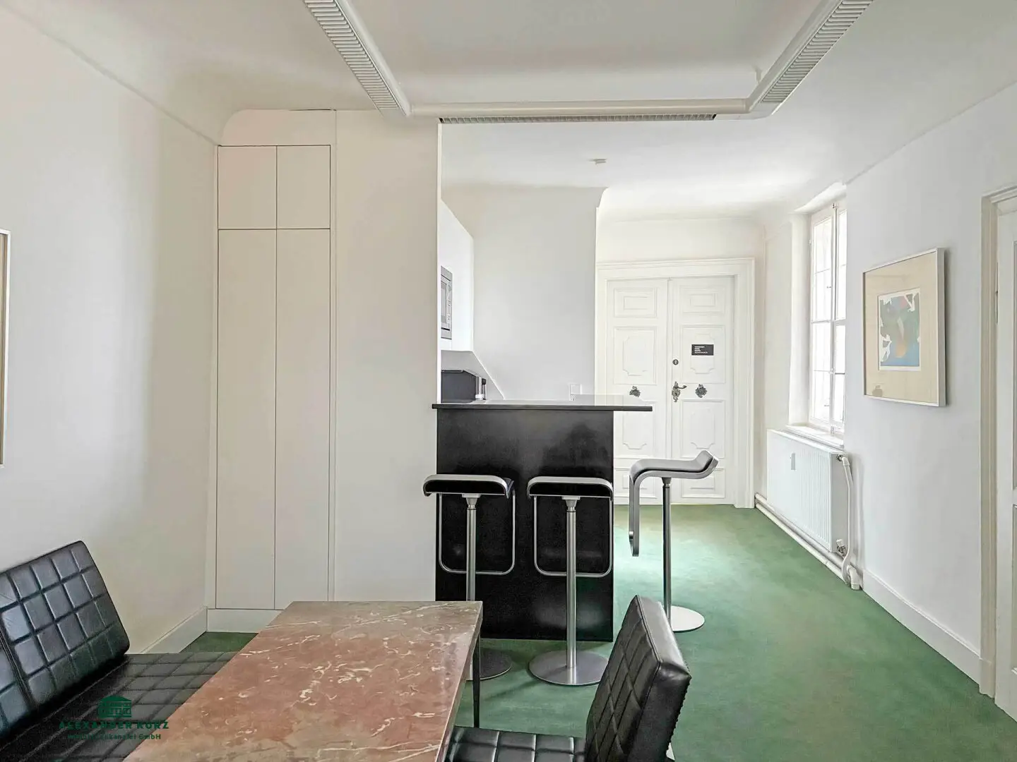 Representative Office/Studio in a Prominent Old Town Location