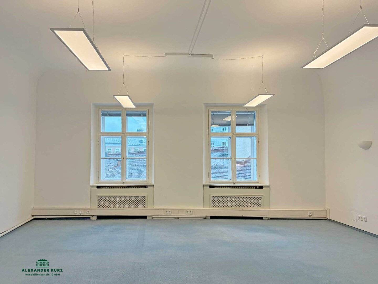 Representative Office/Studio in a Prominent Old Town Location