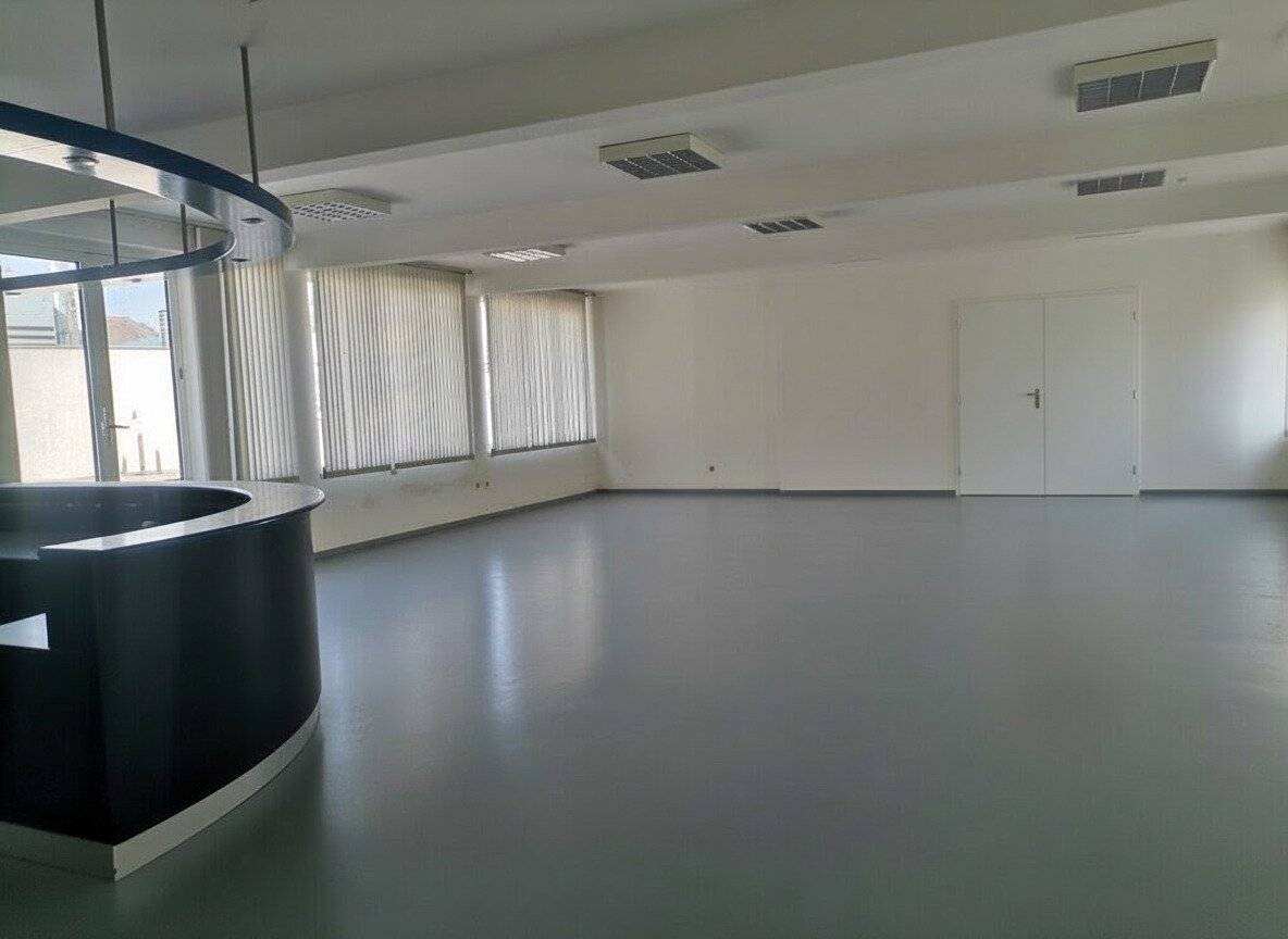 Fully renovated commercial space 682 m², suitable for production, parking spaces, truck access, perfect for your business