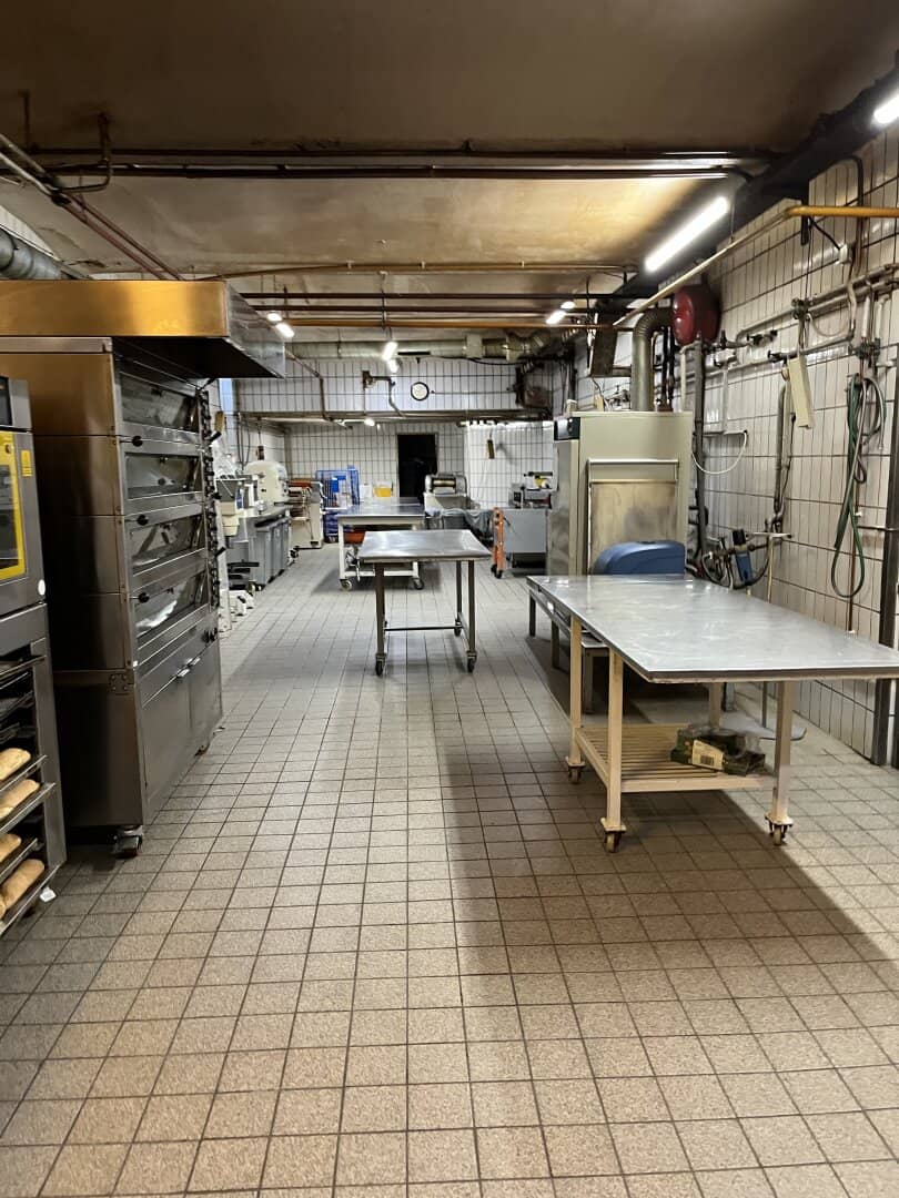 Fully equipped bakery also suitable as a production site for catering, delivery kitchens and more