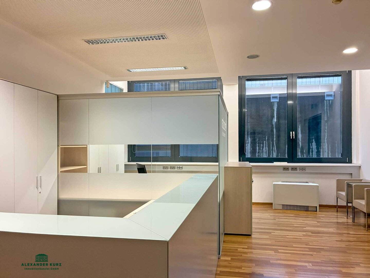 Modern spacious office space, 2 parking spaces included