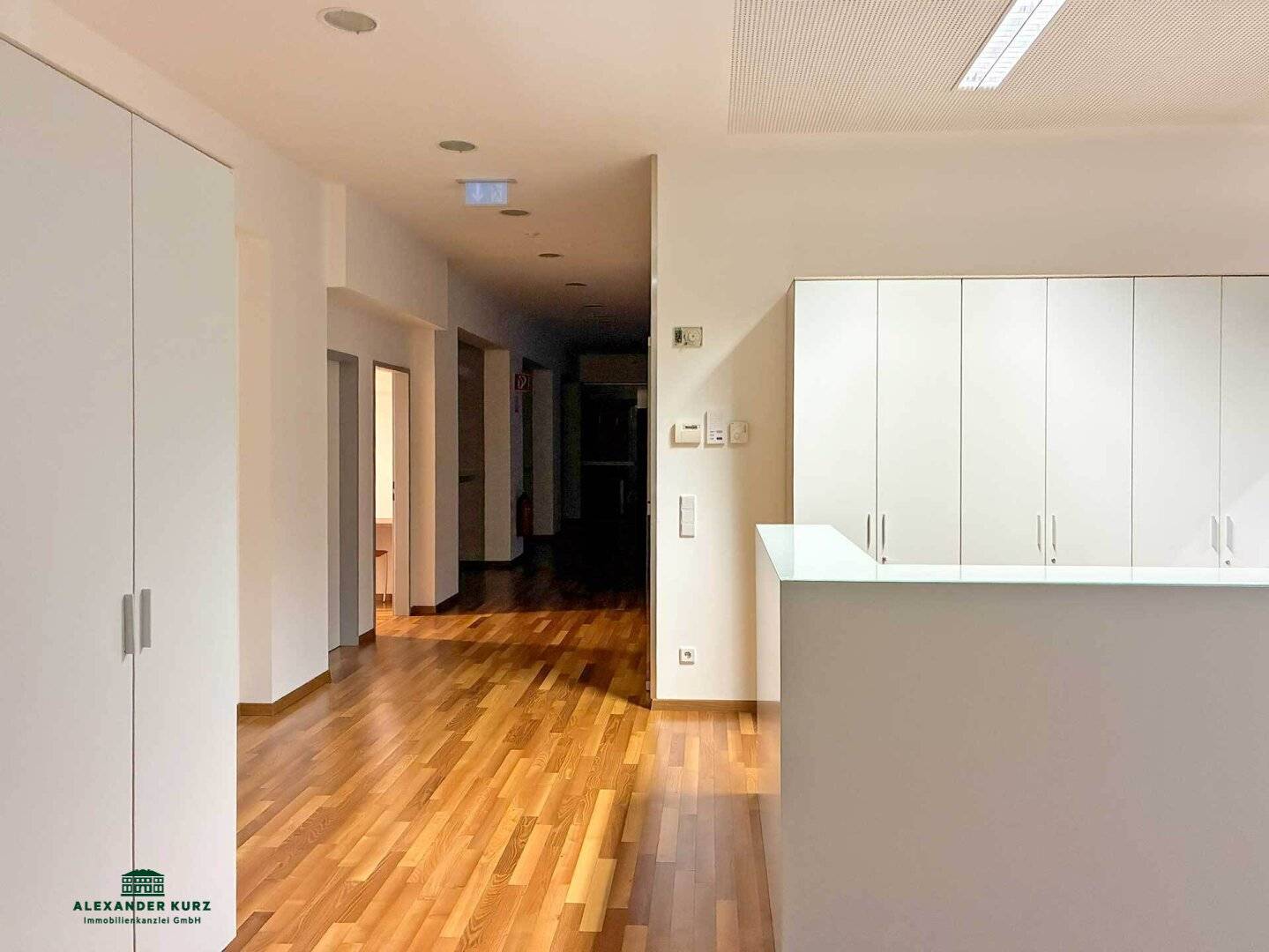 Modern spacious office space, 2 parking spaces included