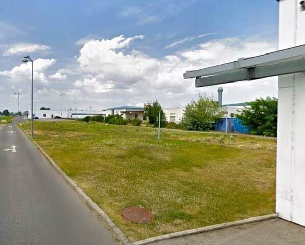 8808m² Betriebsbauland mit Betriebsobjekt und unverbautem Baugrundstück, viele Stellplätze im Gewerbegebiet Eisenstadt