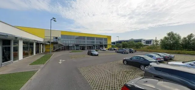 8808m² commercial building land with operational building and undeveloped building plot, many parking spaces in the Eisenstadt commercial area