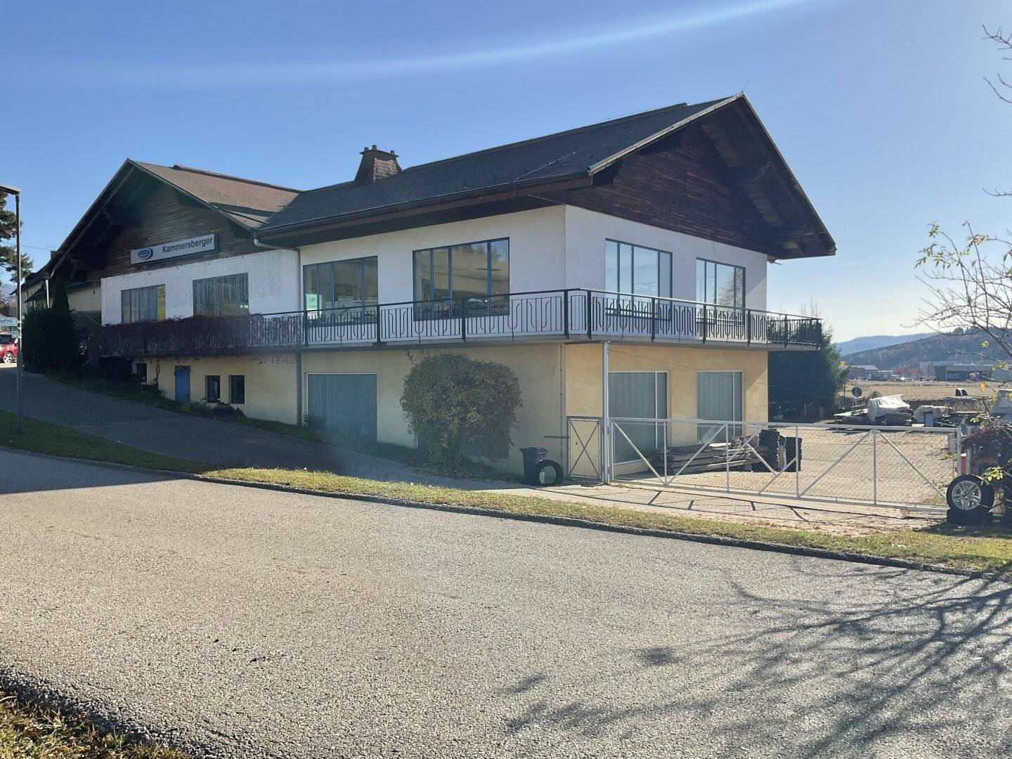 Commercial property in Althofen: Your car workshop with a newly built residential house in a perfect location - rent with option to purchase