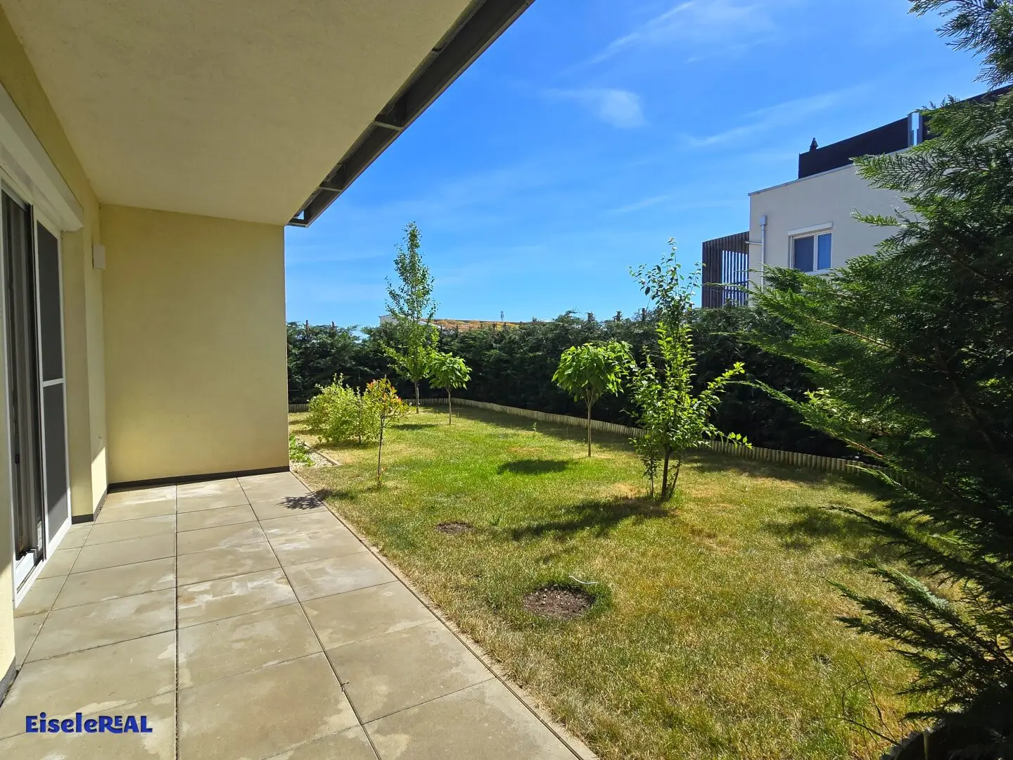 Corner garden cooperative apartment in Strasshof