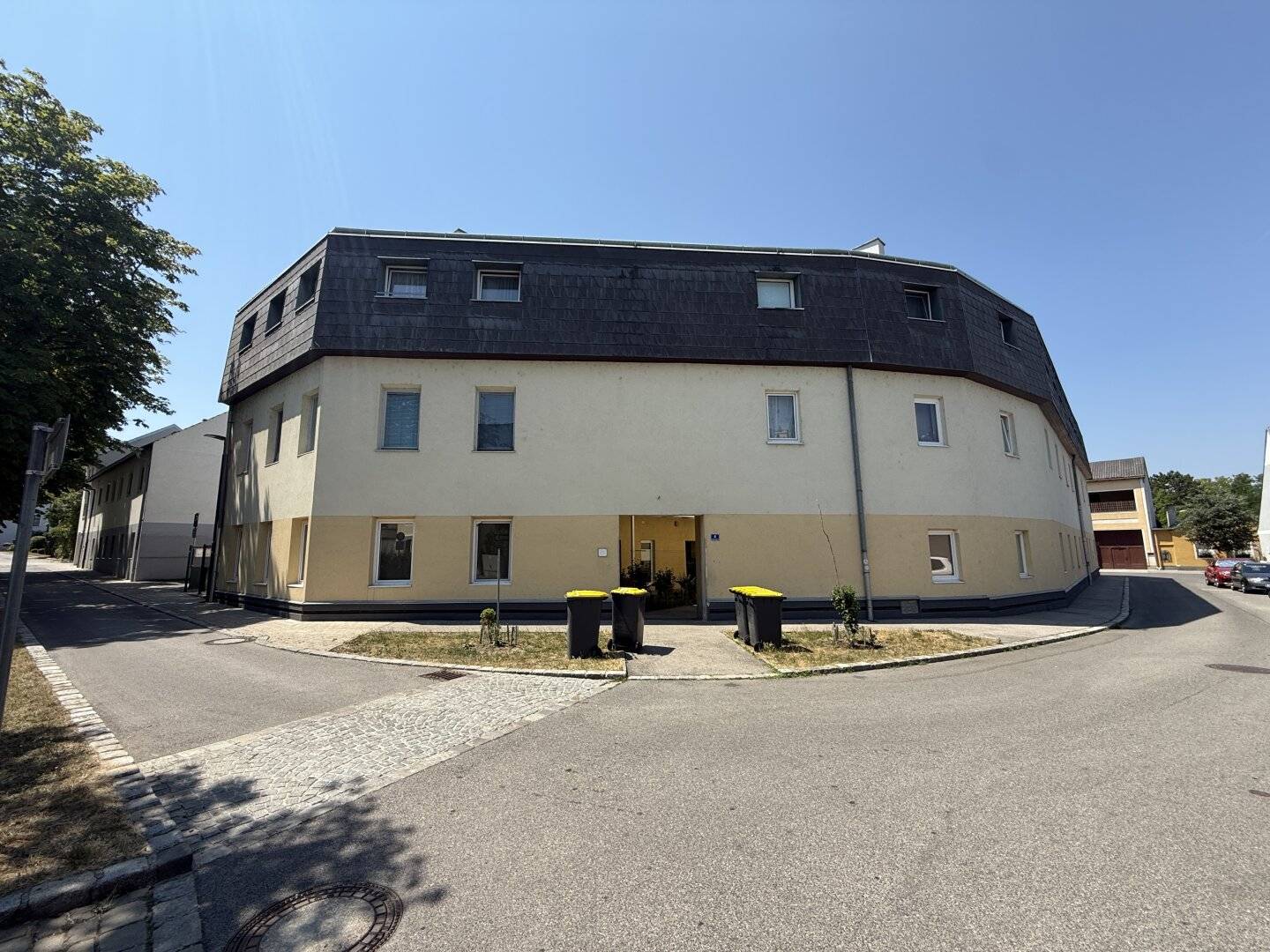 Well-maintained 2-room apartment in Kottingbrunn, 61 m², 2nd floor, only €758.52 rent