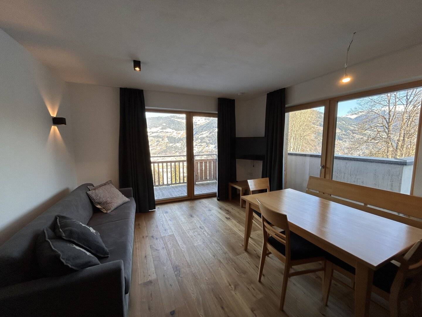 Fügenberg: Arrive, breathe, feel at home – modern 3-room apartment with balcony