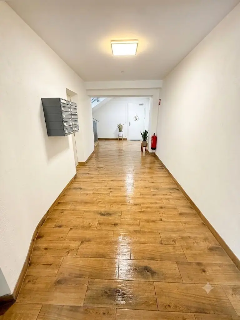 Investment property in Bad Vöslau: 653 m² apartment building with garden, terrace & 10 units
