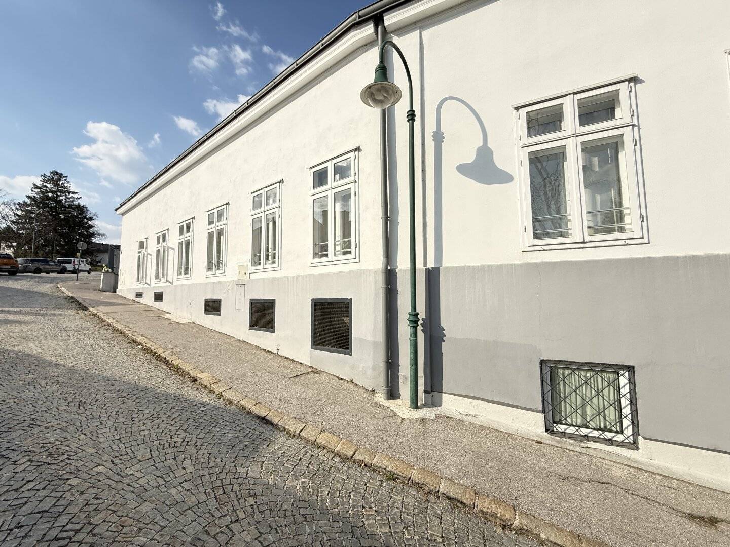 Renditeobjekt in Bad Vöslau: 653m² Zinshaus mit Garten, Terrasse &amp; 10 Einheiten!