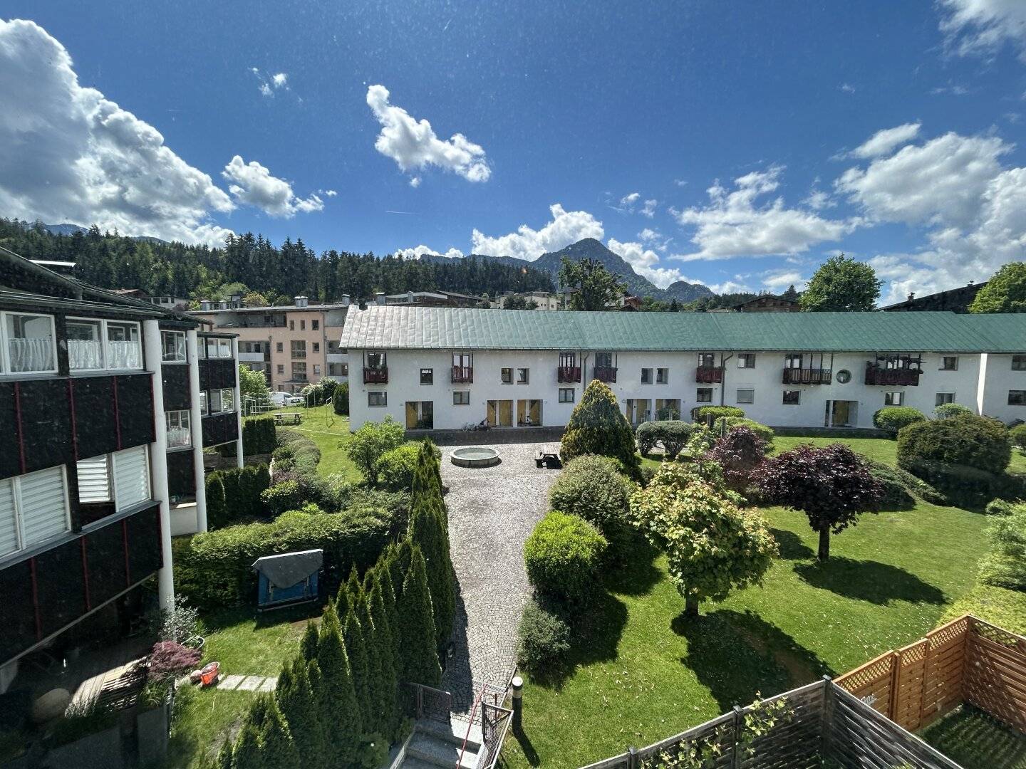 Brixlegg: Geräumige 3,5-Zimmer-Wohnung mit Balkon und Tiefgaragenplatz