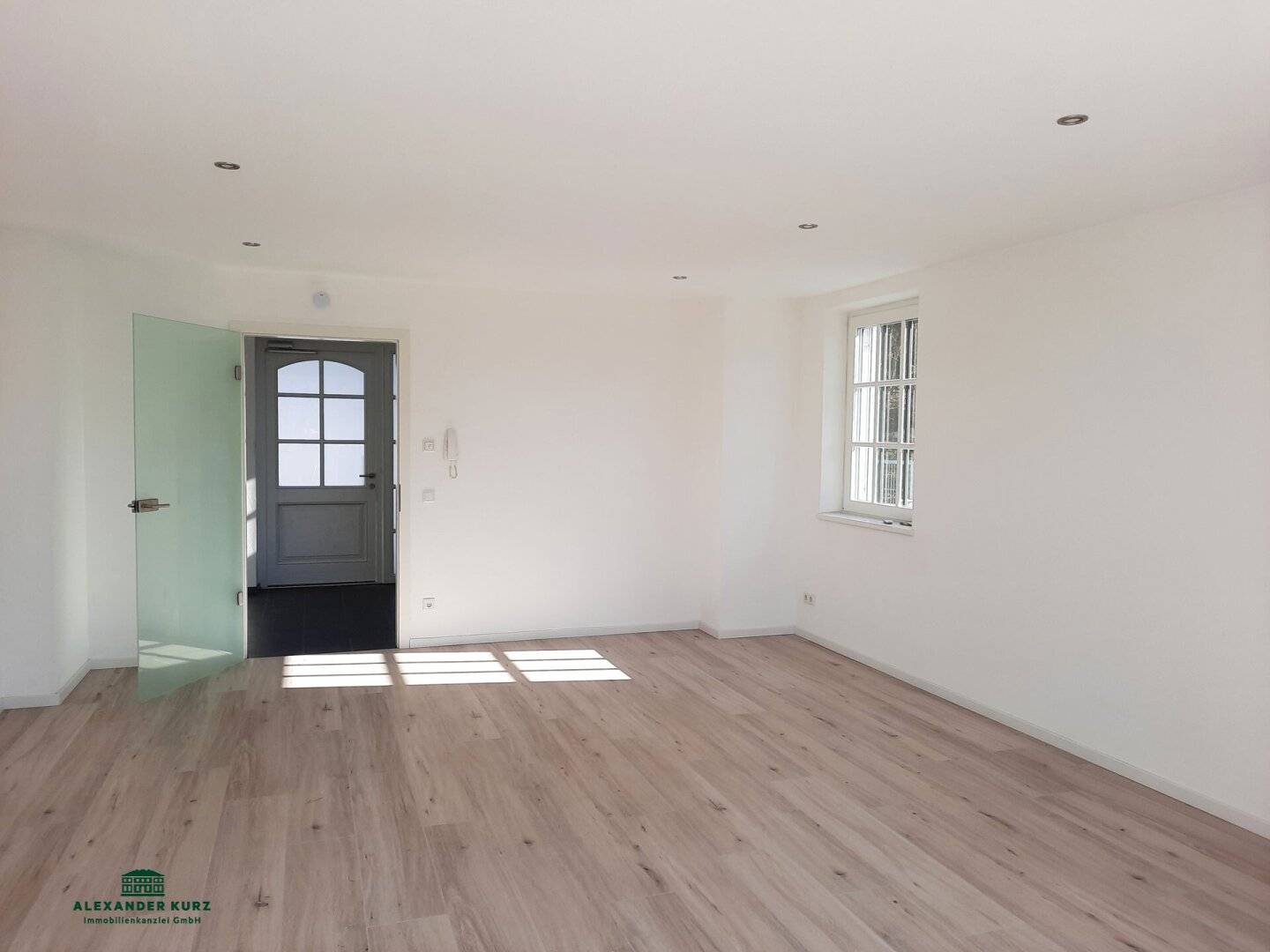 Exclusive Corner Terraced House with Panoramic View