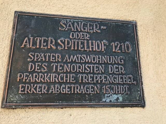 Spätgotischer Bau 15 Jhd im Zentrum Krems, 169m² mit Balkon, Terrasse und 1000 Jahre altem Weinkeller