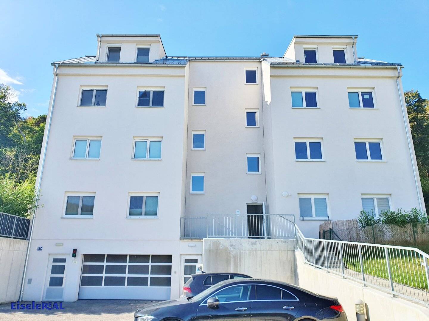 rented 2-room balcony parking