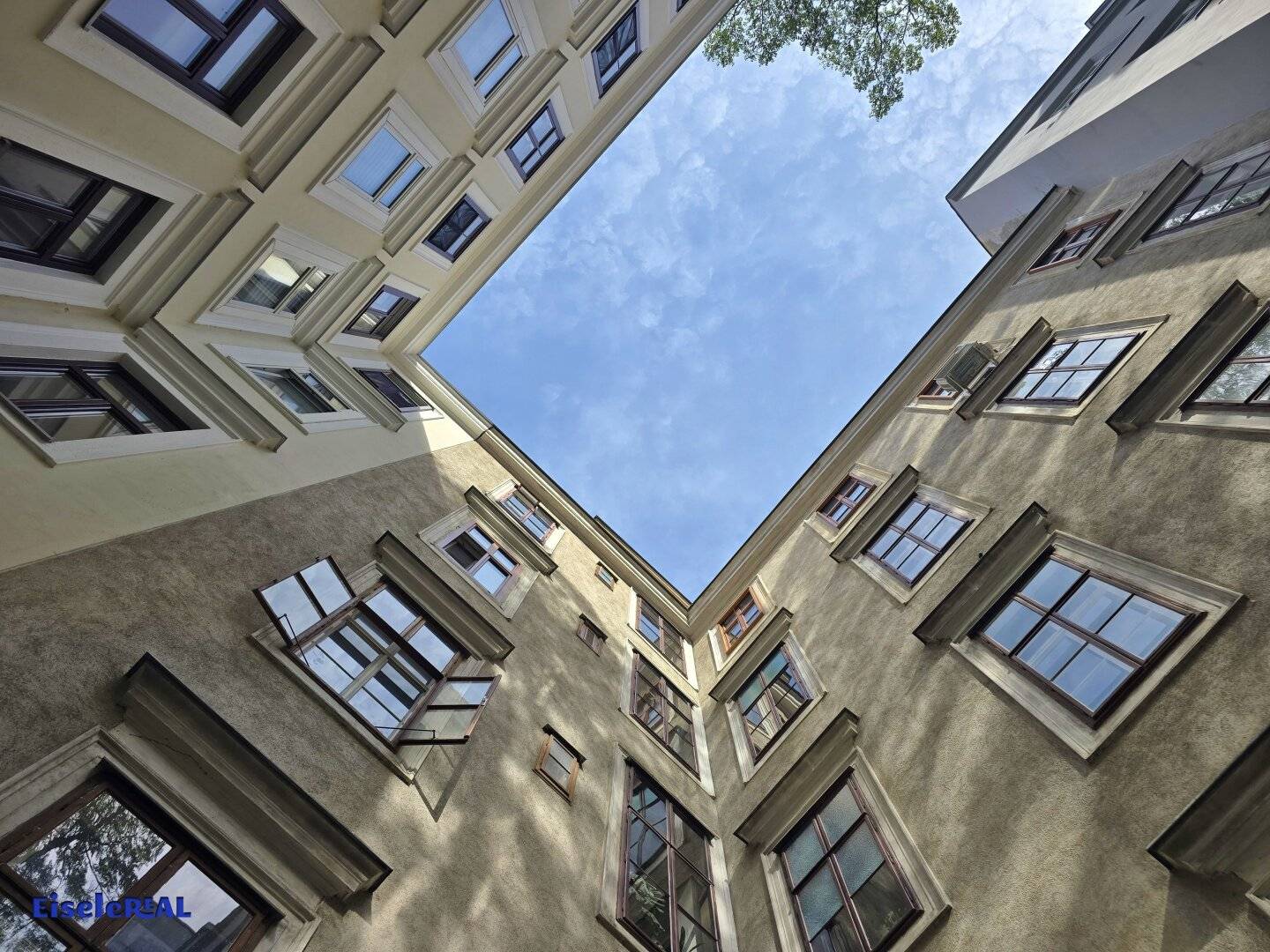 5 rooms, beautiful old building office with elevator