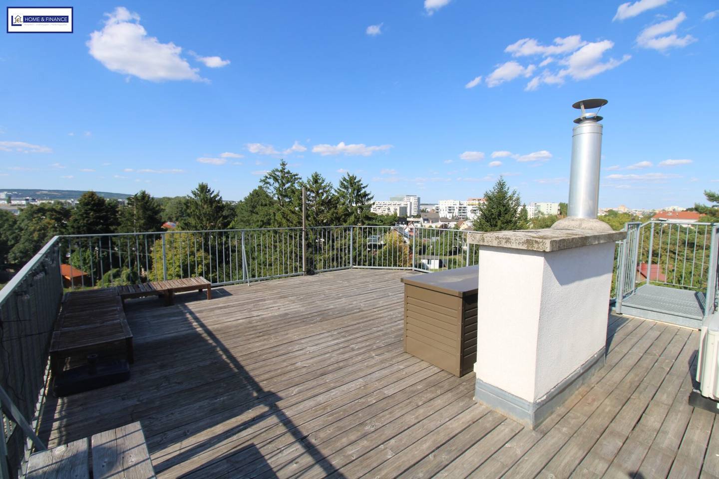 Große Terrasse, 360° Rundumblick, Sonne - alles im Herzen von Floridsdorf!