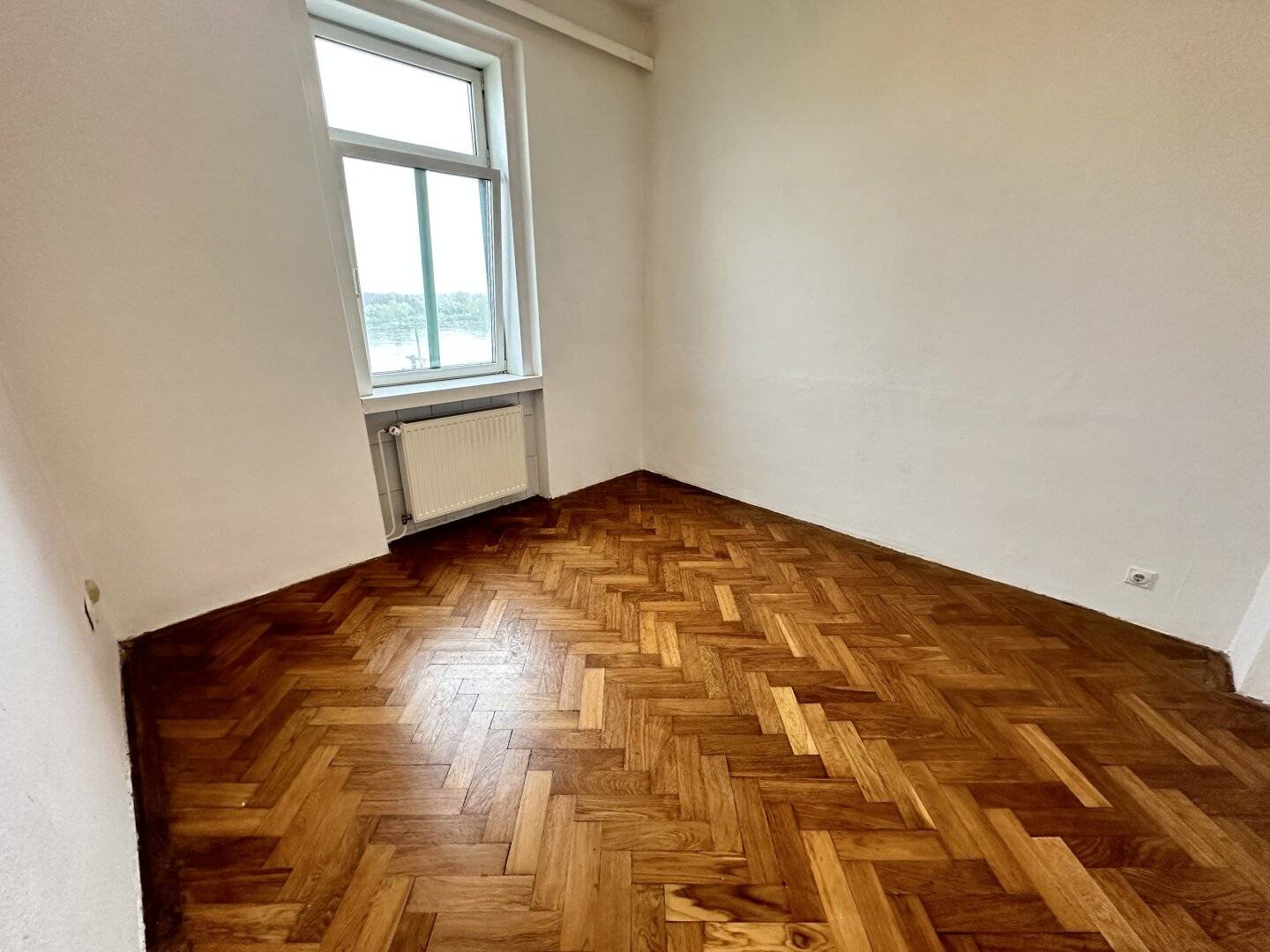 Charming 2-room apartment with fitted kitchen in the 19th district – rent only €812.61