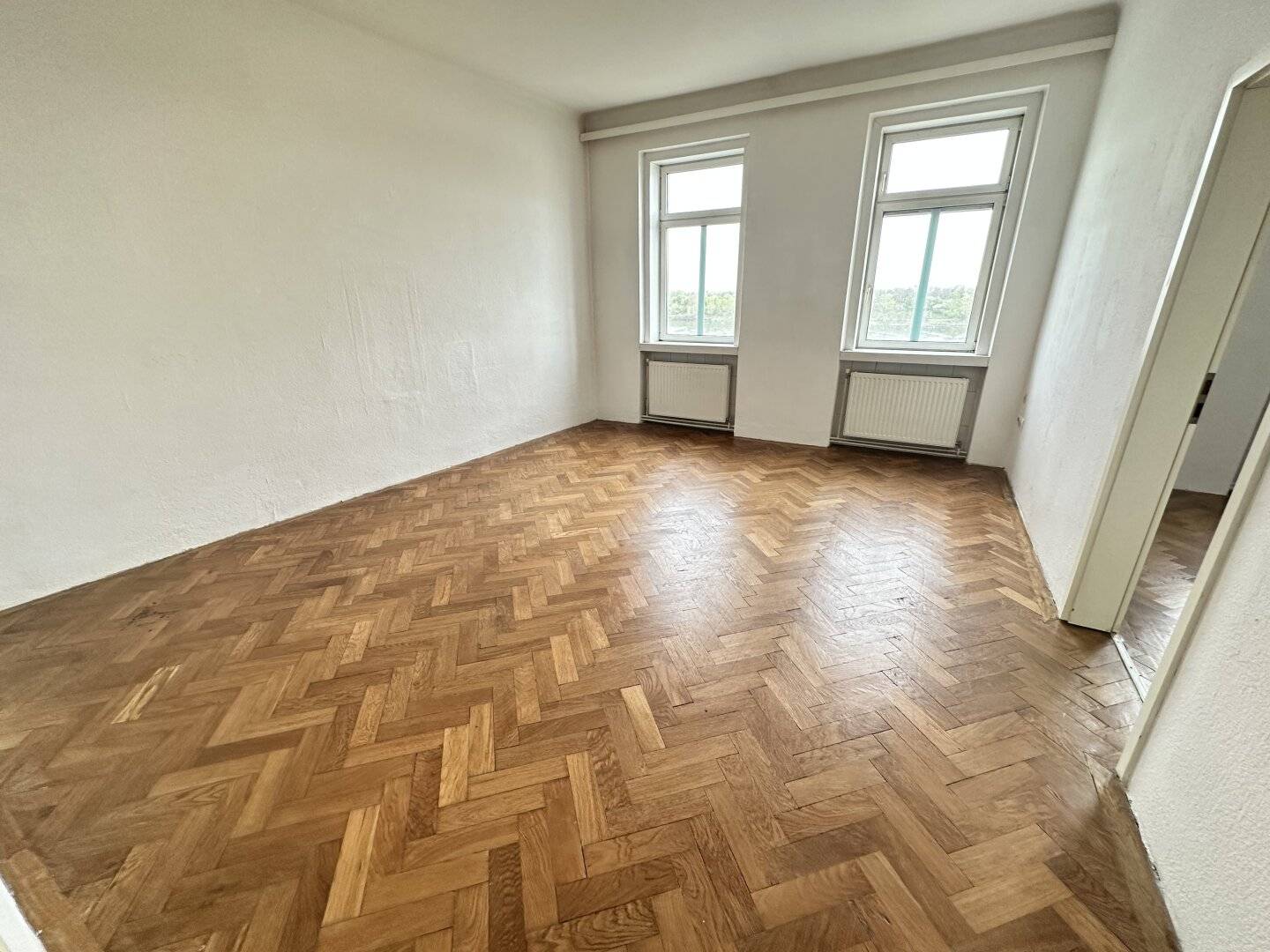 Charming 2-room apartment with fitted kitchen in the 19th district – rent only €812.61