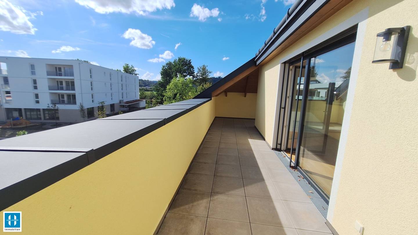 Wohnen mit Flair – 86m²  (98m² Nfl.) Dachgeschosswohnung mit großer Terrasse in Pupping