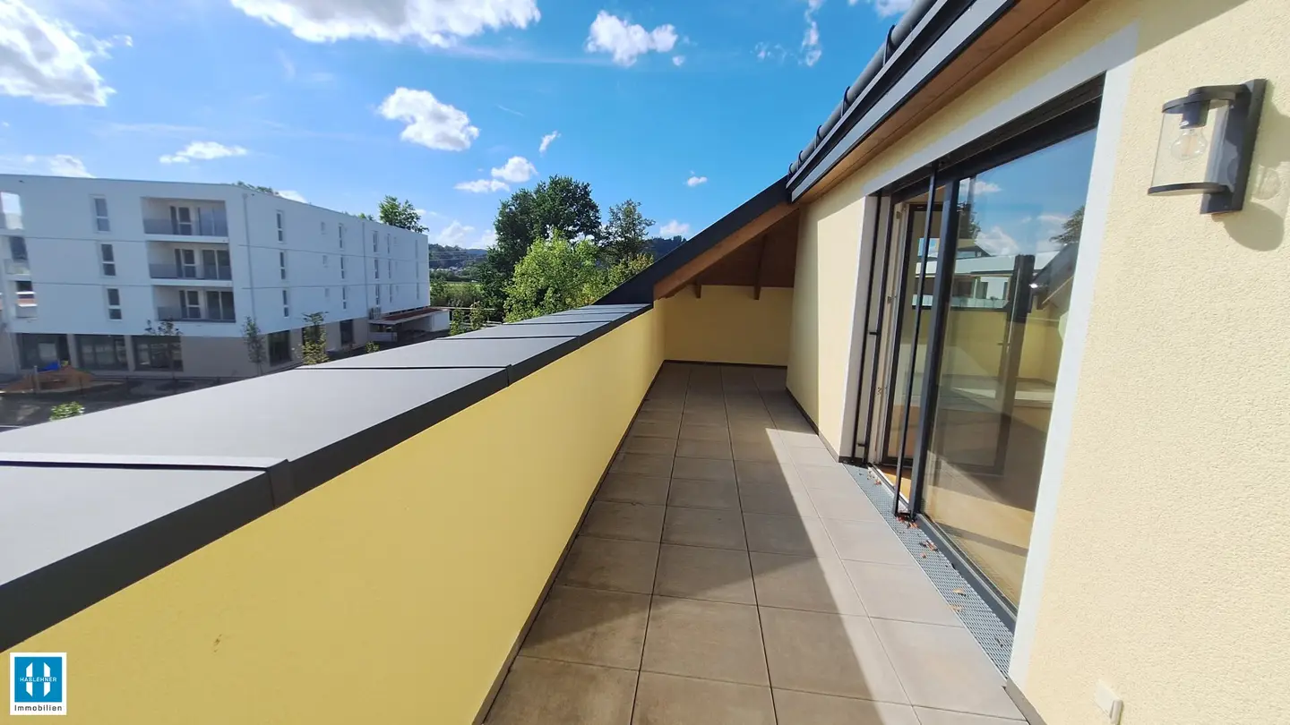 Wohnen mit Flair – 86m² (98m² Nfl.) Dachgeschosswohnung mit großer Terrasse in Pupping