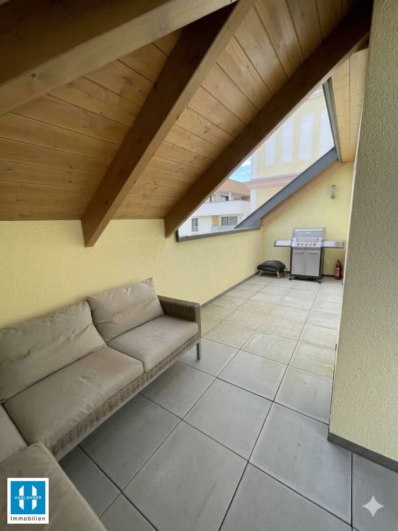 Wohnen mit Flair – 86m²  (98m² Nfl.) Dachgeschosswohnung mit großer Terrasse in Pupping