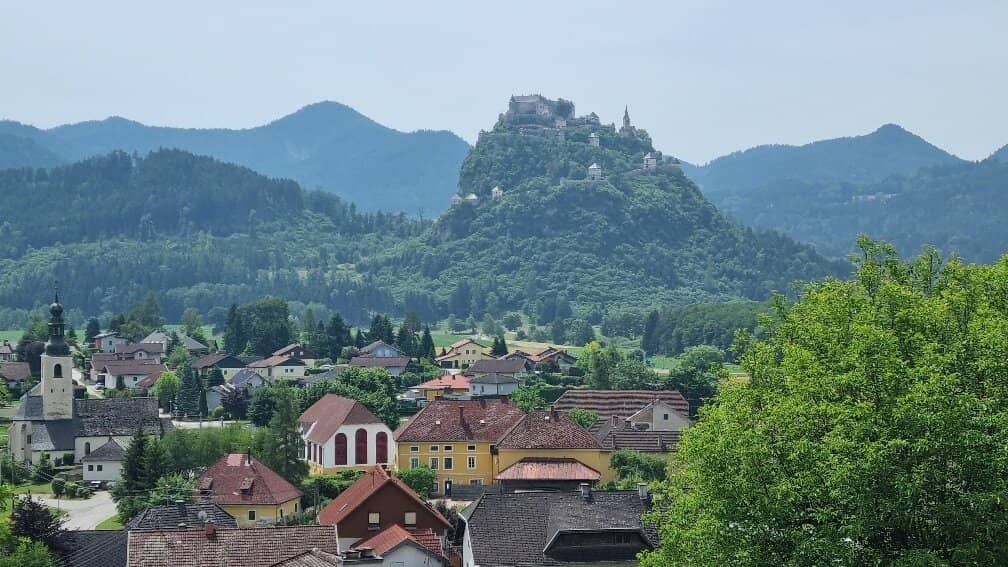 Building plot with magnificent, unobstructed view of Hochosterwitz