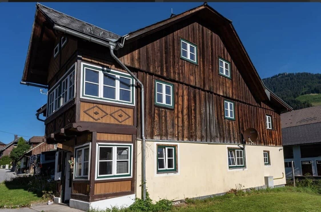 Small cozy income house in wonderful surroundings