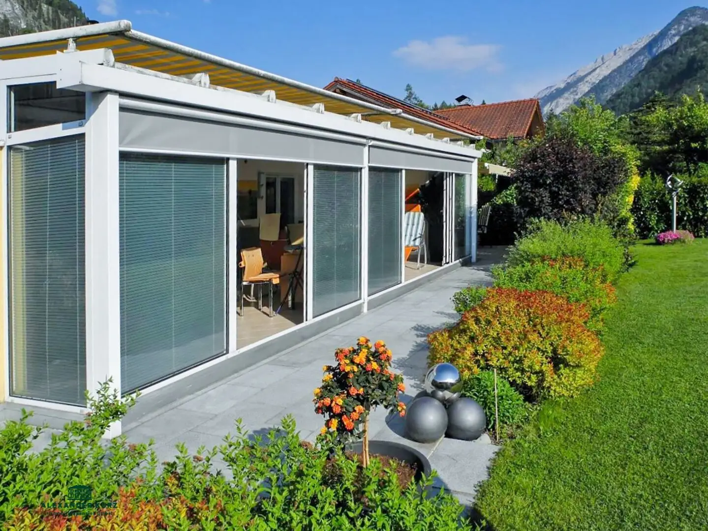 Comfortable bungalow with panoramic view of the Tennengebirge