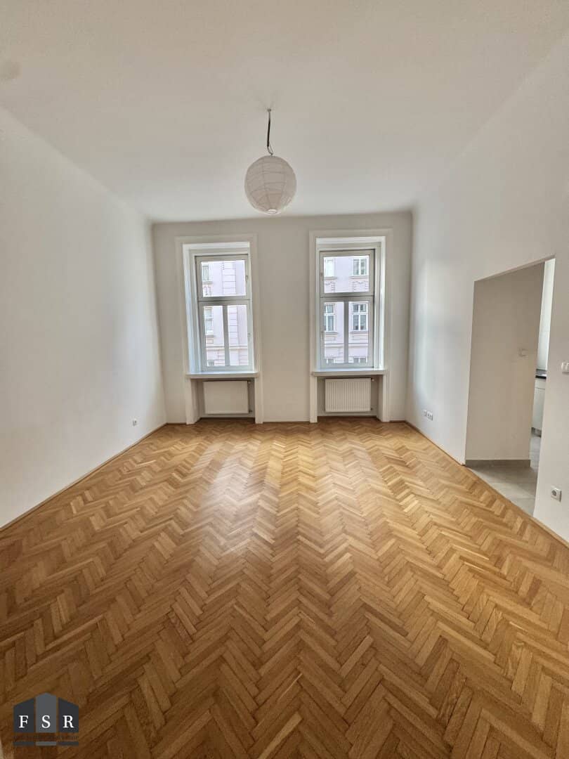 A stone's throw to the Augarten Beautiful bright two room old building apartment on the second floor with lift Magnificent Gründerzeit building