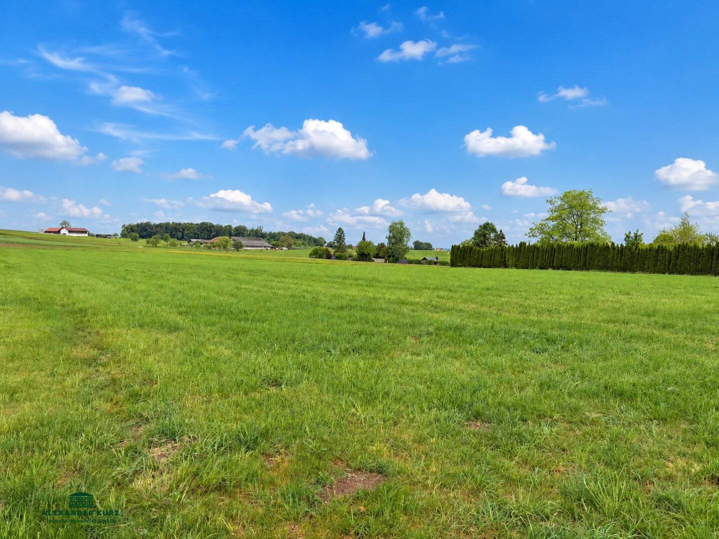 Großes Baugrundstück in ruhiger Lage