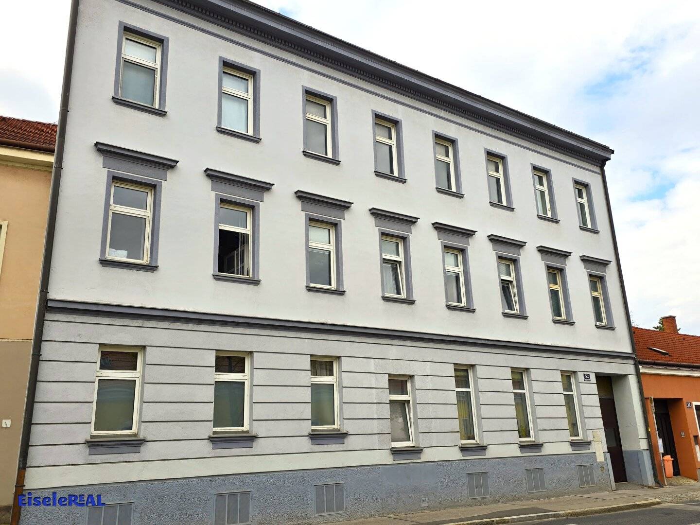 Altbau Zinshaus in Schwechat