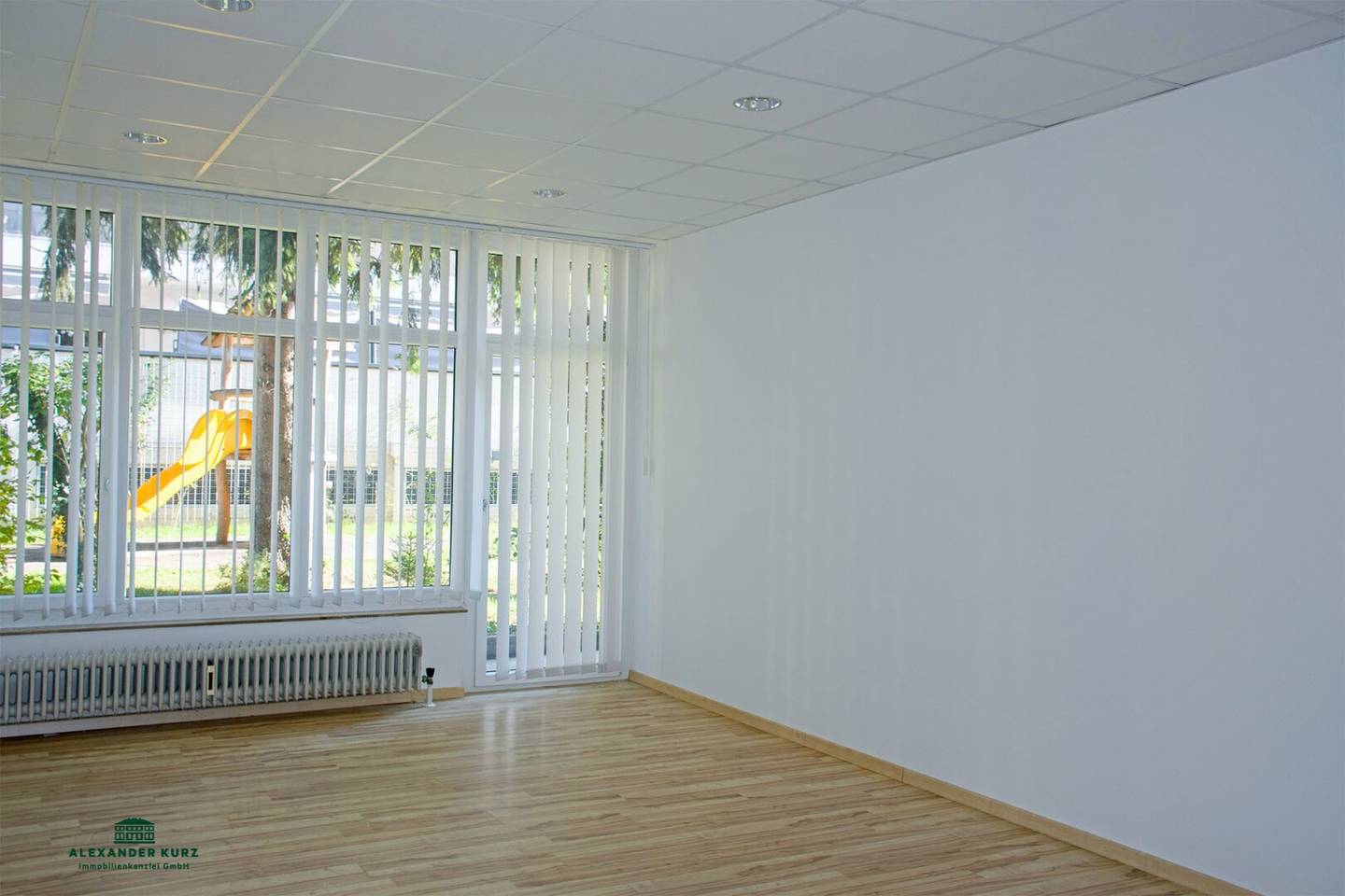 BARRIER FREE - Spacious bright office space/atelier in central Salzburg city location and car underground parking spaces