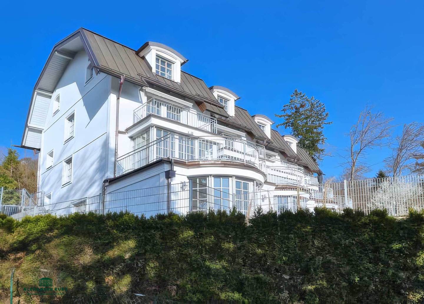 Exklusives Eckreihenhaus mit Panoramablick
