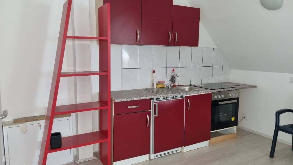 SUPERGÜNSTIGE KLEINWOHNUNG IN SILBEREGG! VERMIETUNG ODER EIGENNUTZUNG! 7 % RENDITE MÖGLICH!