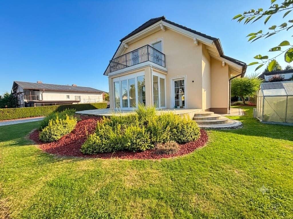 Charmantes Helles Einfamilienhaus in Pinkafeld mit Garten, Garage &amp; moderner Ausstattung!