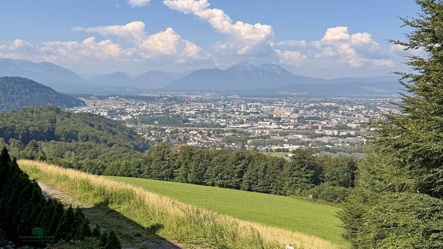 Oasis of tranquility on Heuberg with unique view of Salzburg