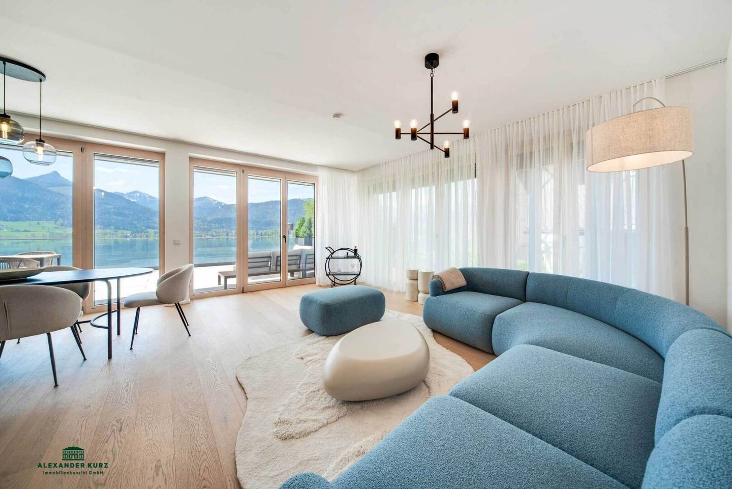 Panoramablick über den Wolfgangsee, privater Seezugang mit Steganlage