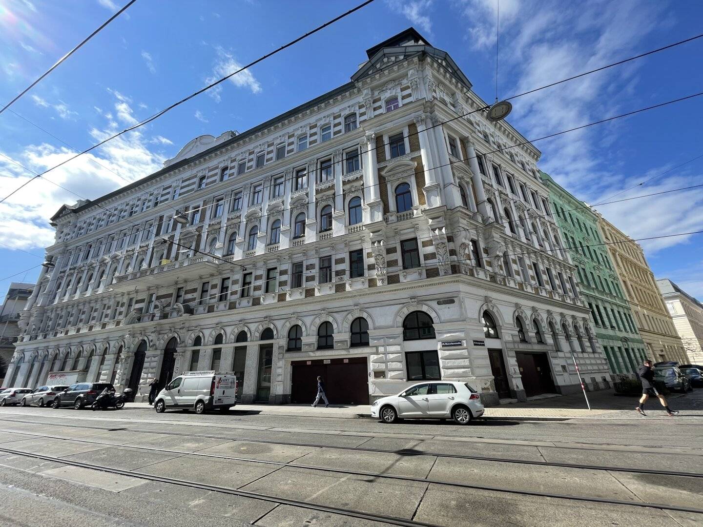 Modern 1-room apartment first occupancy 35 m² with elevator in 1200 Vienna around €194,000