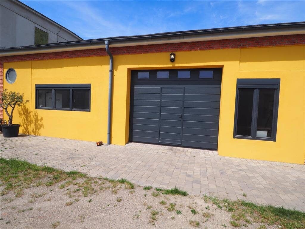 Perfekt für Gewerbe: 110m² Lager, plus Stellfläche -  Freifläche in Traiskirchen!