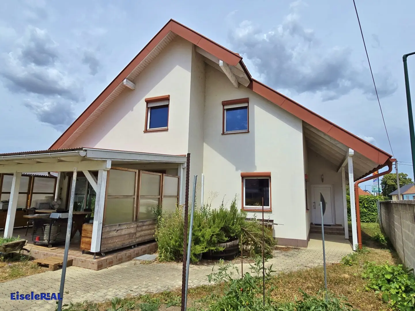 Living and Working - 2 Houses on One Property